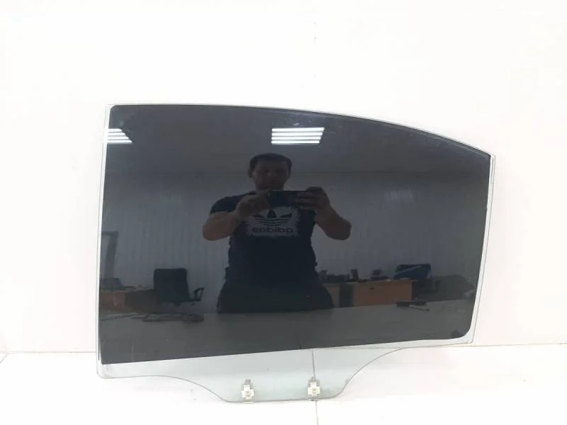 Стекло двери задней левой Kia Rio 2 (JB) 2005-2011