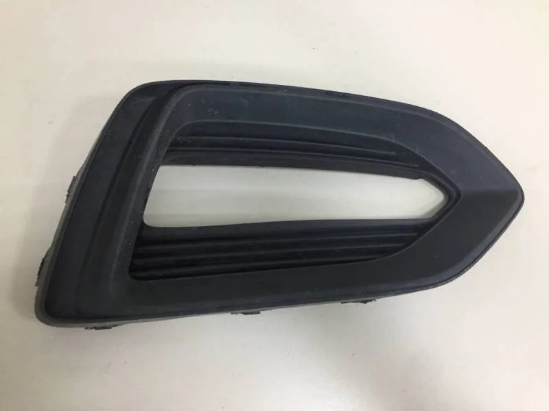 Рамка противотуманной фары правой Hyundai Solaris 2017>