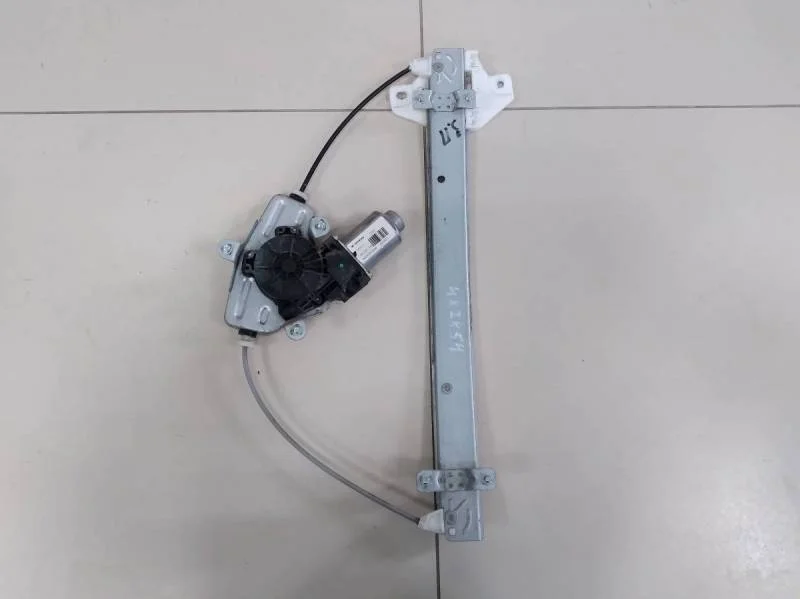 Стеклоподъемник электр. задний правый Hyundai Solaris 2010-2017