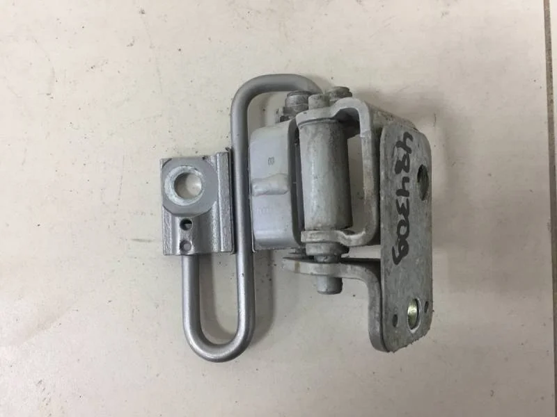 Петля двери задней правой нижняя Skoda Octavia (A4 1U-) 2000-2011