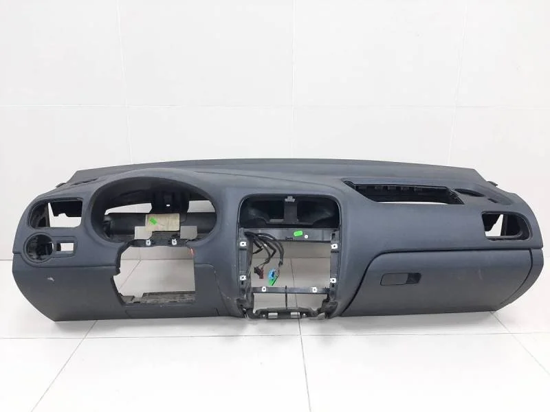 Торпедо Volkswagen Polo (Sed RUS) 2011>