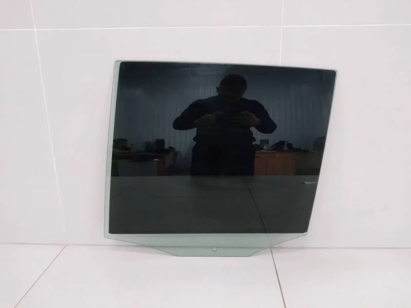 Стекло двери задней левой Volkswagen Tiguan (5N2) 2011-2016