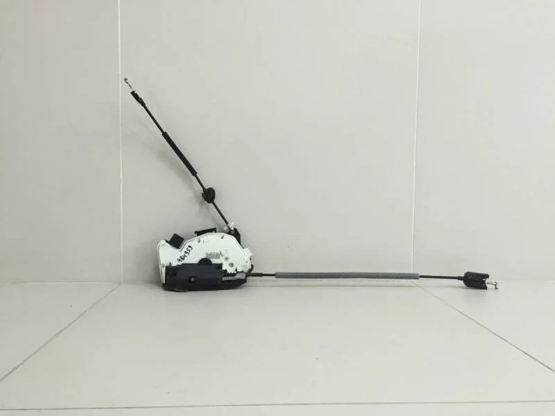 Замок двери задней правой Volkswagen Tiguan (5N2) 2011-2016