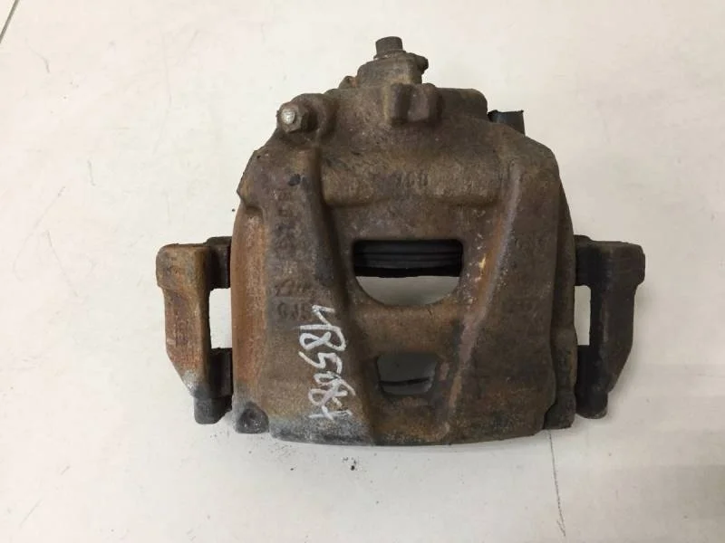 Суппорт передний правый Volkswagen Tiguan (5N2) 2011-2016