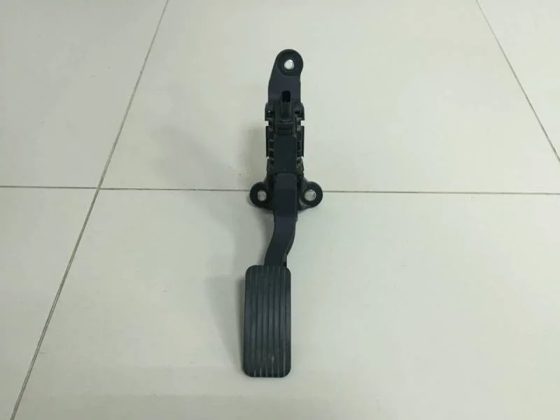 Педаль газа Hyundai Solaris 2017>