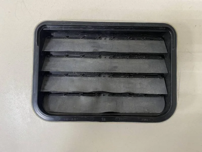 Решетка вентиляционная Volkswagen Touareg (7P) 2010>