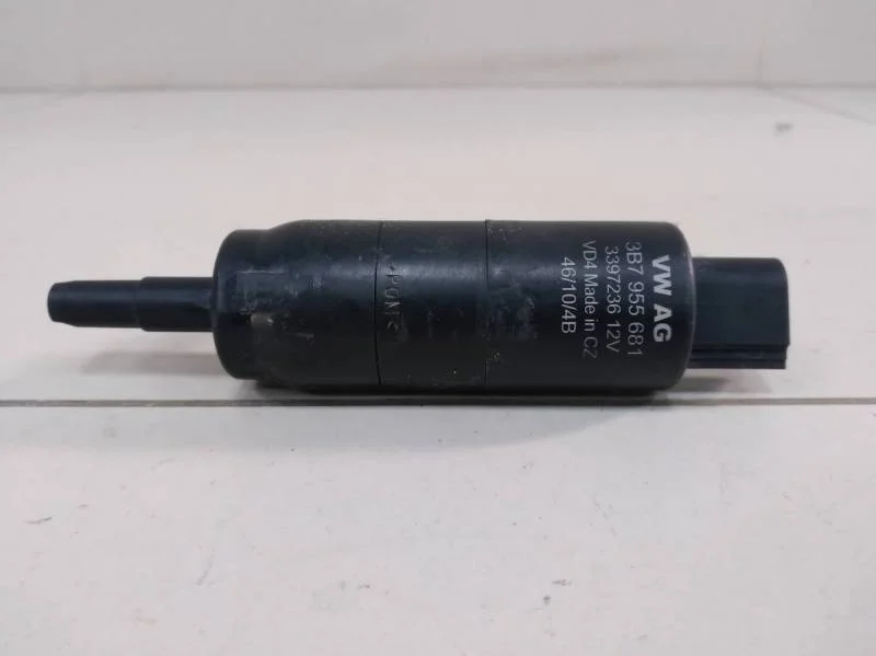 Насос омывателя фар Volkswagen Tiguan (5N1) 2007-2011