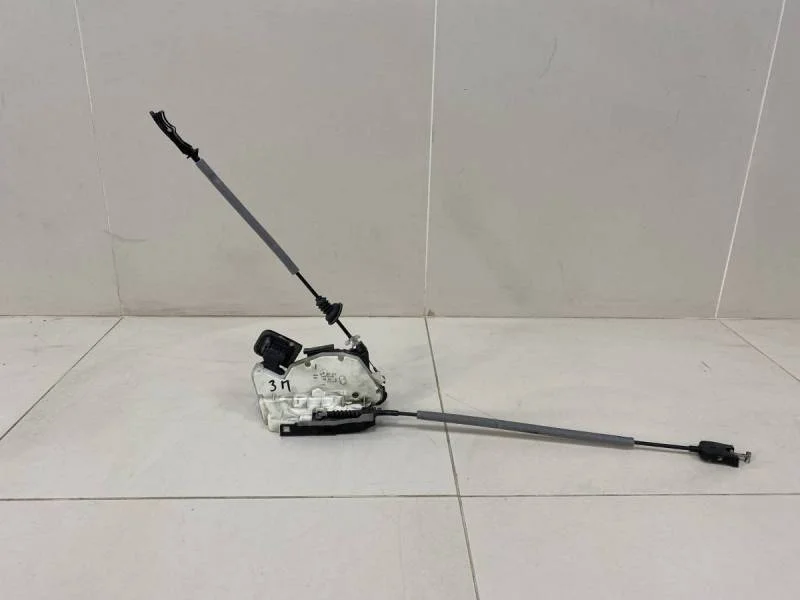 Замок двери задней правой Volkswagen Polo (Sed RUS) 2011>