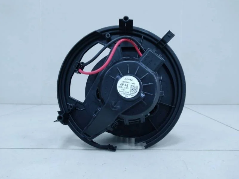 Моторчик отопителя Volkswagen Tiguan 2017>