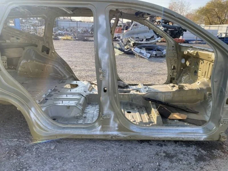 Порог со стойкой правый Mitsubishi Pajero/Montero Sport (KS) 2015>