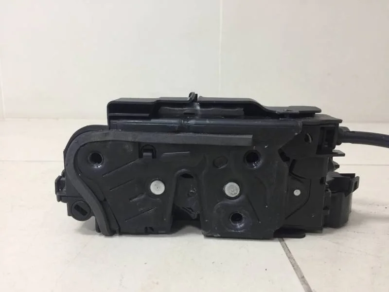 Замок двери передней правой Volkswagen Taos 2020>