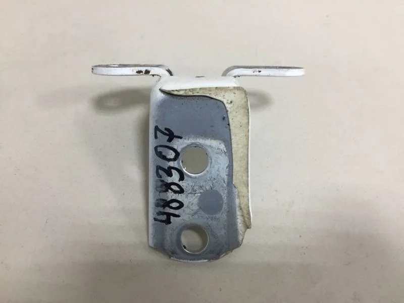 Петля двери задней левой нижняя Toyota Hilux (AN10,AN20,AN30) 2011-2015