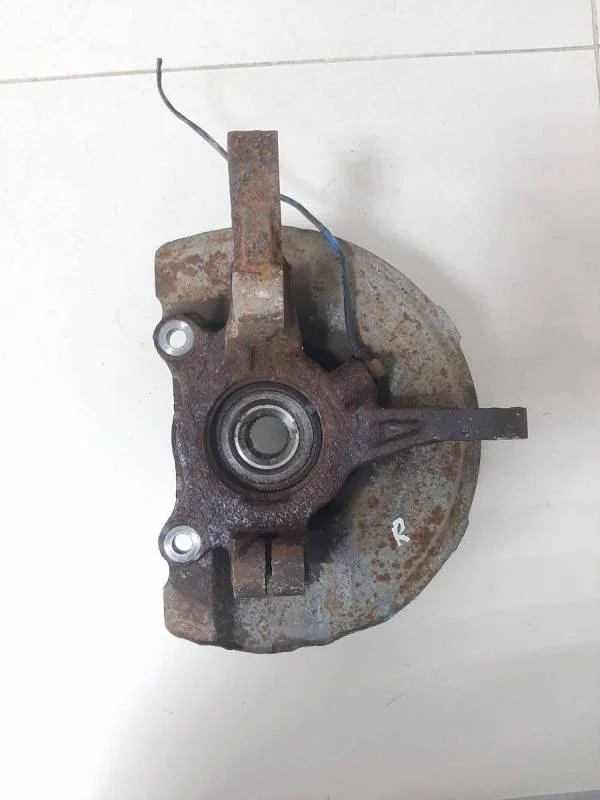 Кулак поворотный передний правый Mitsubishi Outlander (GF) 2012>