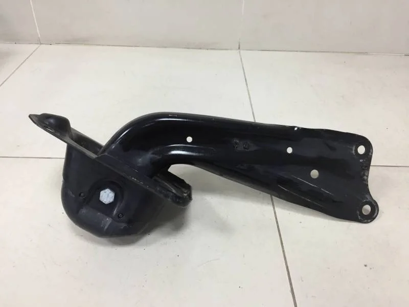 Рычаг задний продольный правый Volkswagen Tiguan 2017>