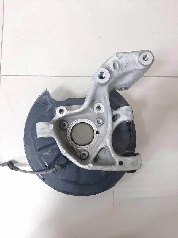 Кулак поворотный задний левый Volkswagen Tiguan 2017>