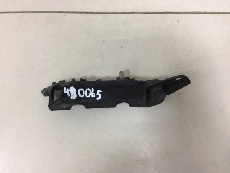 Кронштейн переднего бампера правый Hyundai Elantra (MD) 2011-2016