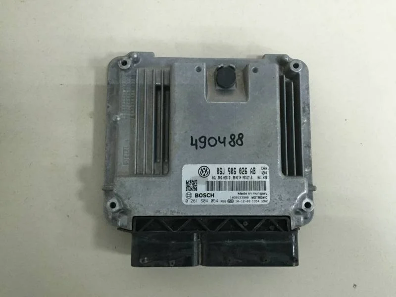 Блок управления двигателем Volkswagen Tiguan (5N1) 2007-2011