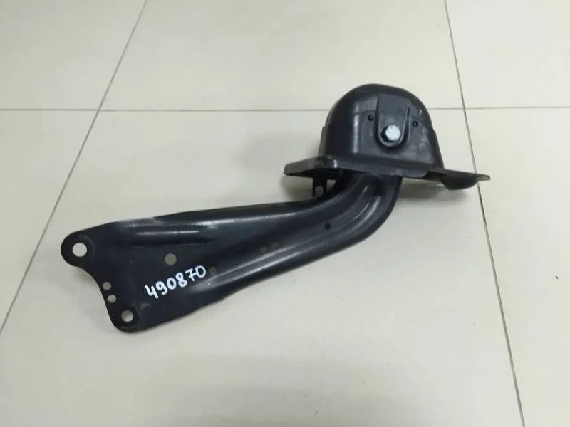 Рычаг задний продольный правый Skoda Karoq 2017>