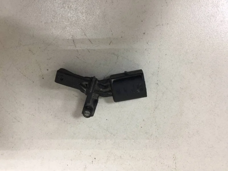 Датчик ABS задний левый Skoda Rapid 2019>