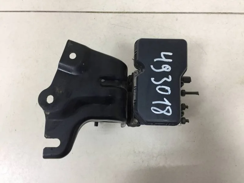 Блок ABS (насос) Toyota Corolla E150 2006-2013