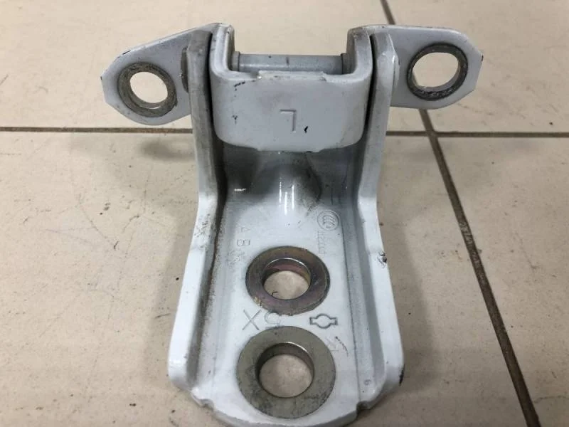 Петля двери передней правой нижняя Nissan Almera 3 (G11, G15) 2012>