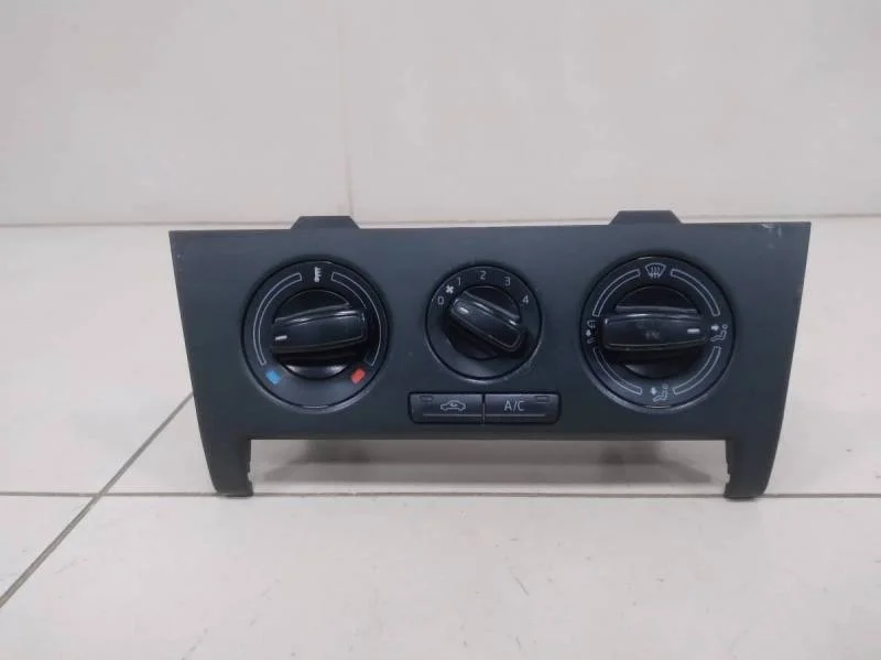 Блок управления отопителем Skoda Rapid 2012-2020