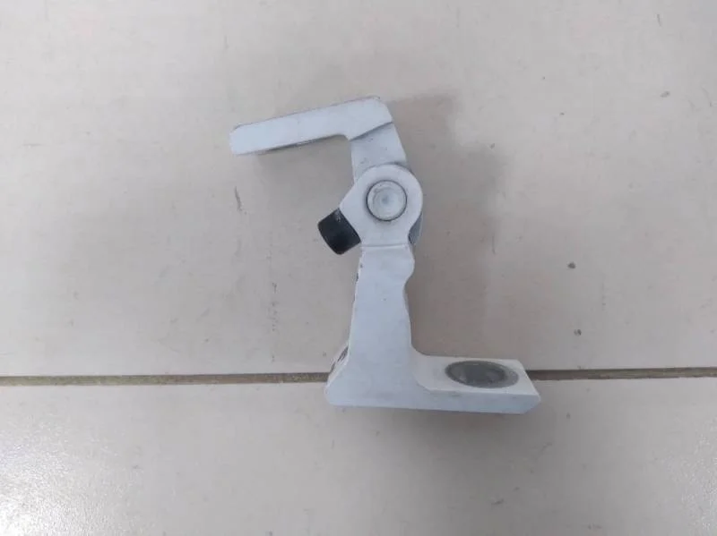 Петля двери задней правой нижняя Skoda Rapid 2012-2020