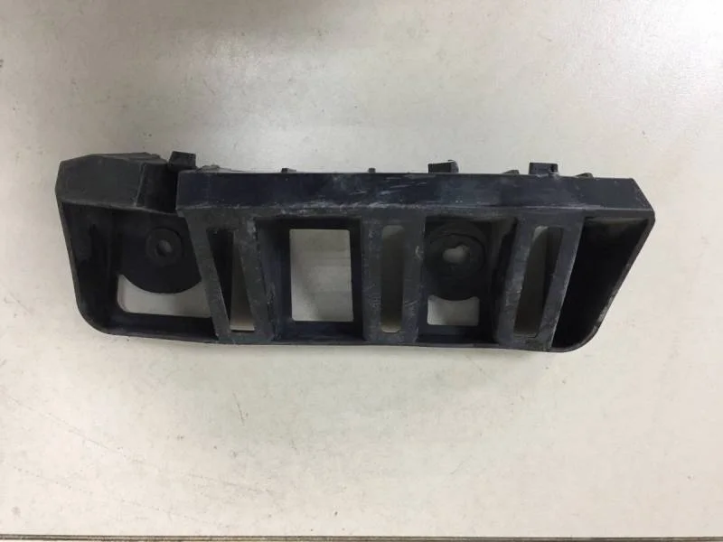 Кронштейн заднего бампера левый Skoda Rapid 2012-2020