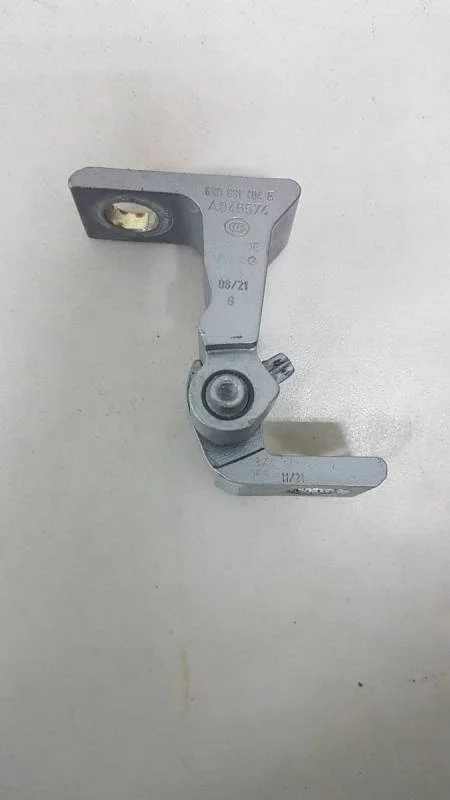 Петля двери Skoda Karoq 2017>