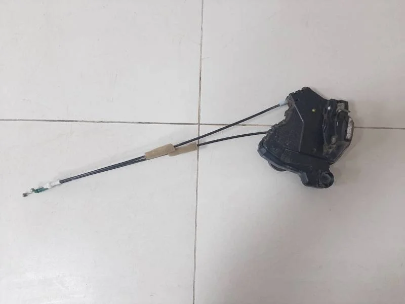 Замок двери передней правой Toyota Corolla E150 2006-2013