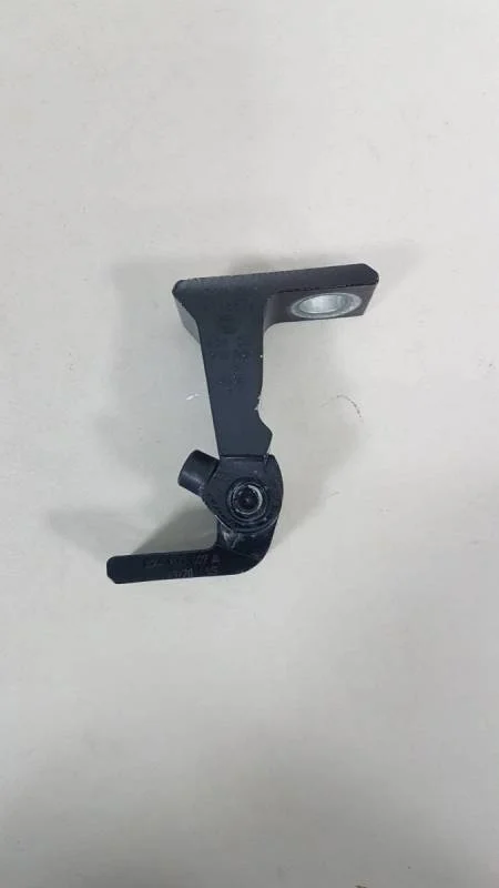 Петля двери Volkswagen Tiguan 2017>