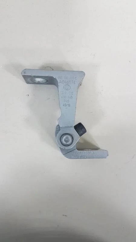 Петля двери Volkswagen Tiguan 2017>