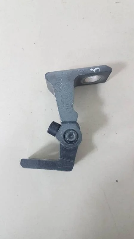 Петля двери задней левой верхняя Skoda Rapid 2012-2020