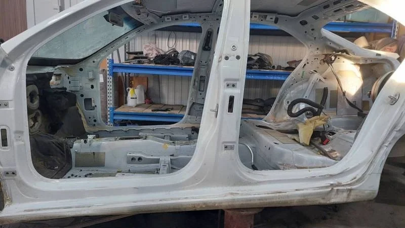 Порог со стойкой левый Skoda Rapid 2012-2020