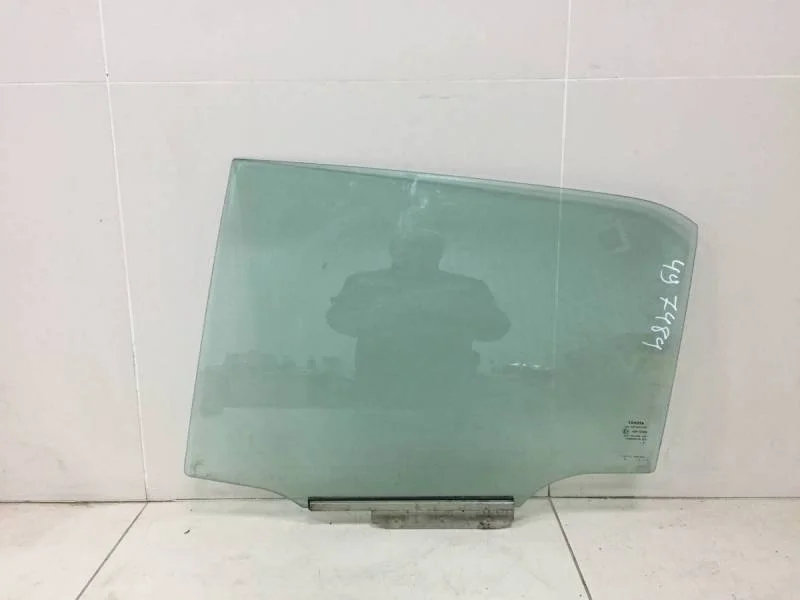 Стекло двери задней левой Toyota Auris (E150) 2006-2012