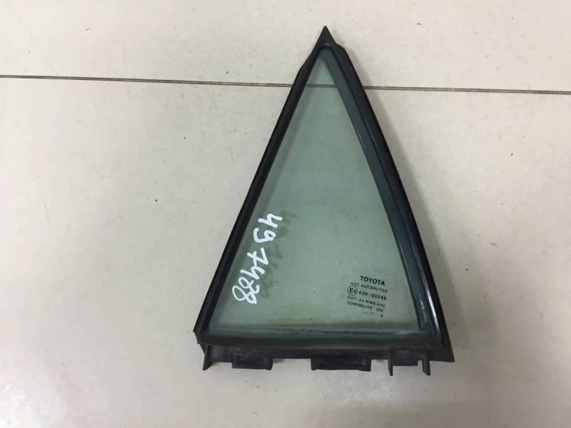 Стекло двери задней левой (форточка) Toyota Auris (E150) 2006-2012