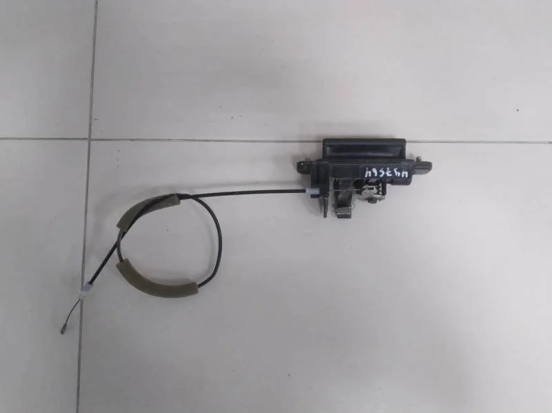 Ручка двери багажника наружная Mazda Mazda 3 (BK) 2002-2009