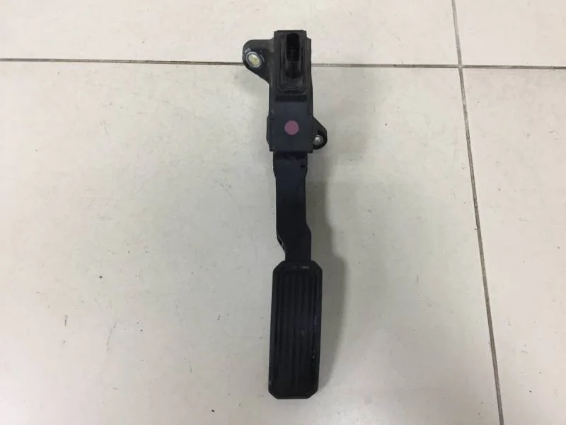 Педаль газа Toyota Auris (E150) 2006-2012
