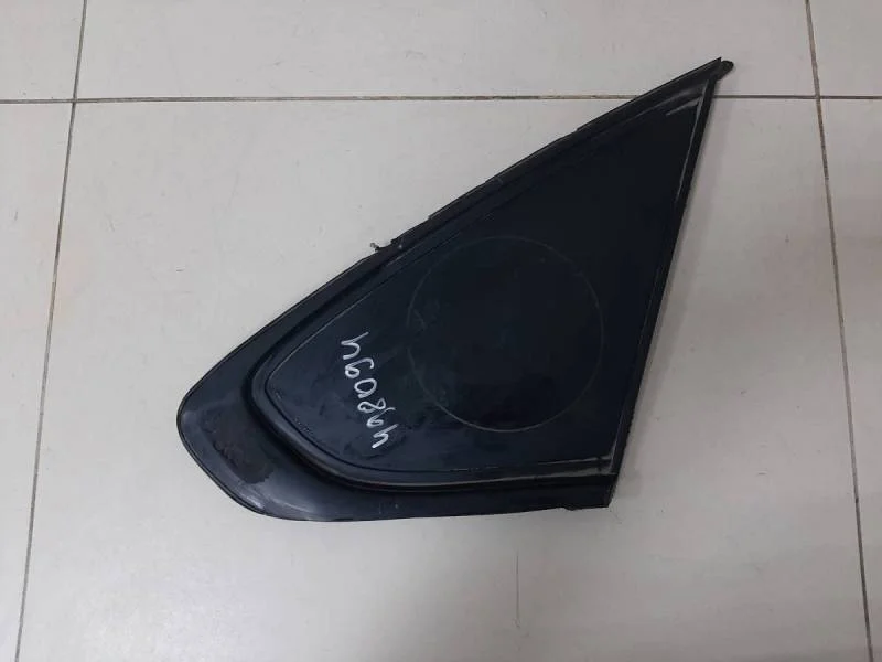 Стекло кузовное глухое правое Nissan Almera 3 (G11, G15) 2012>