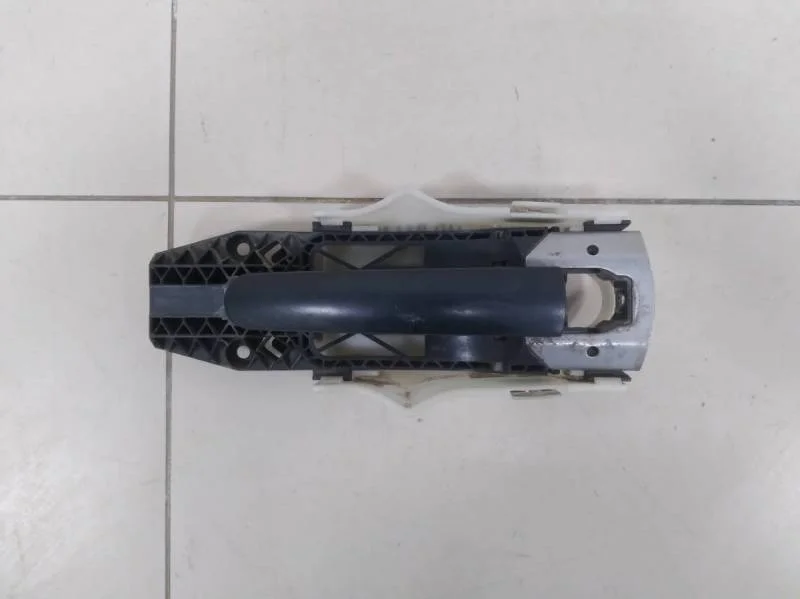 Ручка двери передней наружная левая Skoda Rapid 2012-2020