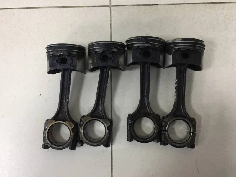 Поршень с шатуном Nissan Almera (N16) 2000-2006