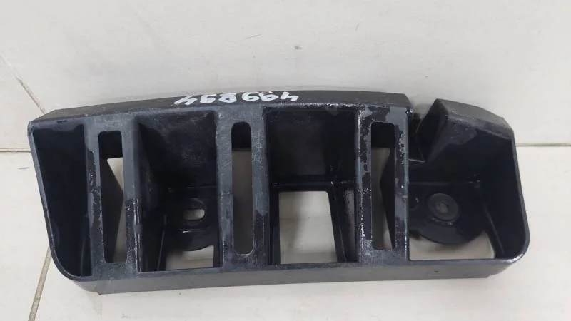 Кронштейн заднего бампера правый Skoda Rapid 2012-2020