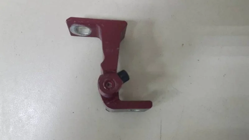 Петля двери задней правой верхняя Volkswagen Tiguan 2017>