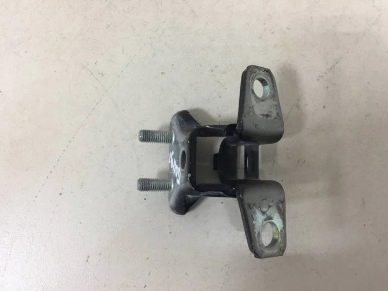 Петля двери задней правой верхняя Mitsubishi Outlander (GF) 2012>