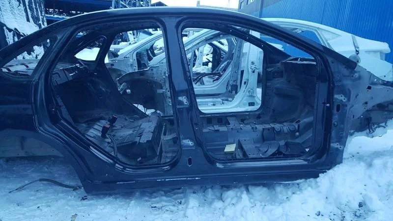 Порог со стойкой правый Ford Focus 2 (DB) 2008-2011