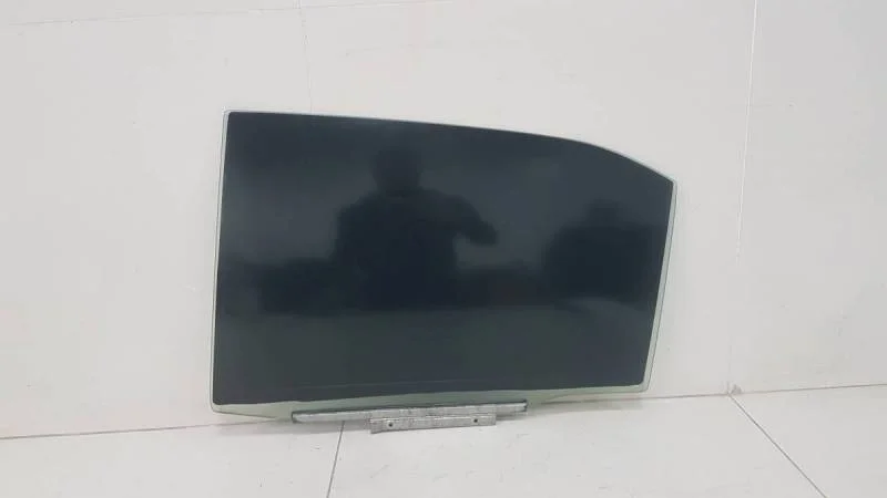 Стекло двери задней левой Toyota Camry (V40) 2006-2011