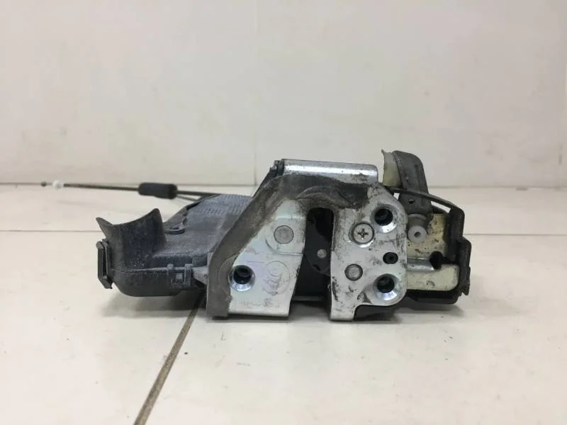 Замок двери передней правой Toyota Camry (V40) 2006-2011