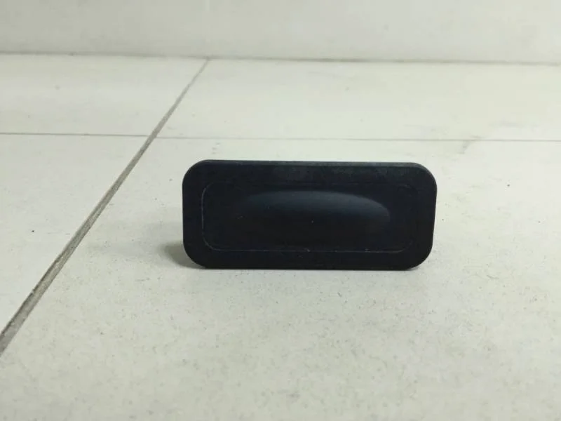 Кнопка открывания багажника Renault Kaptur 2016>