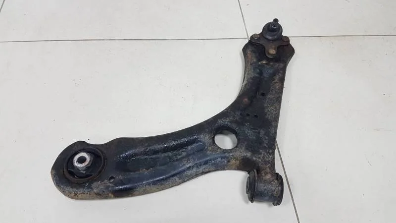 Рычаг передний левый Volkswagen Jetta (5K) 2011>