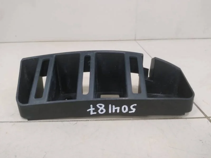 Кронштейн заднего бампера правый Skoda Rapid 2012-2020